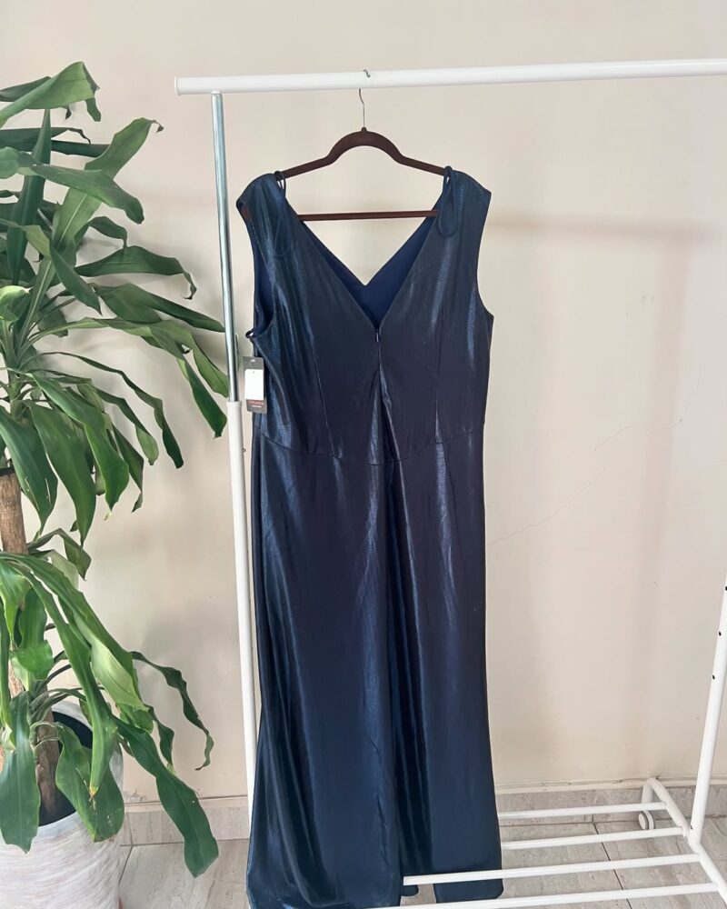 Vestido azul sin mangas