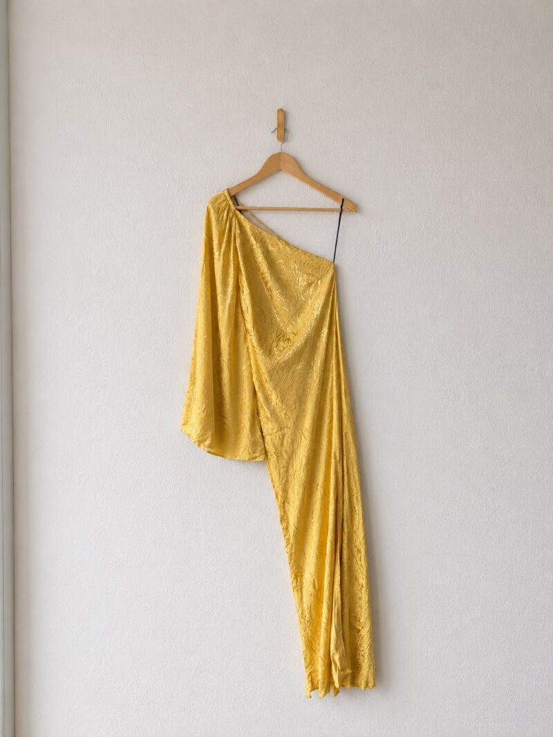 VESTIDO ASIMÉTRICO FORMAL AMARILLO