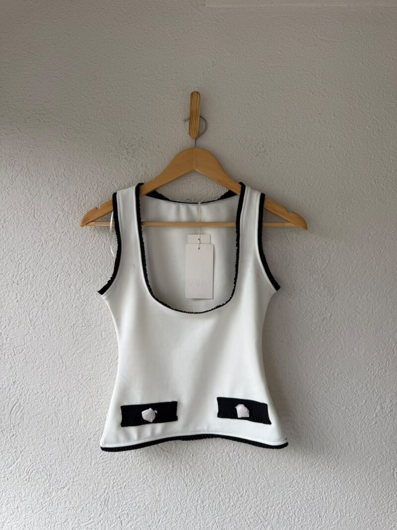 BLUSA ESCOTADA