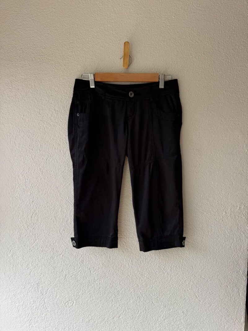 PANTALÓN CAPRI SATINADOS