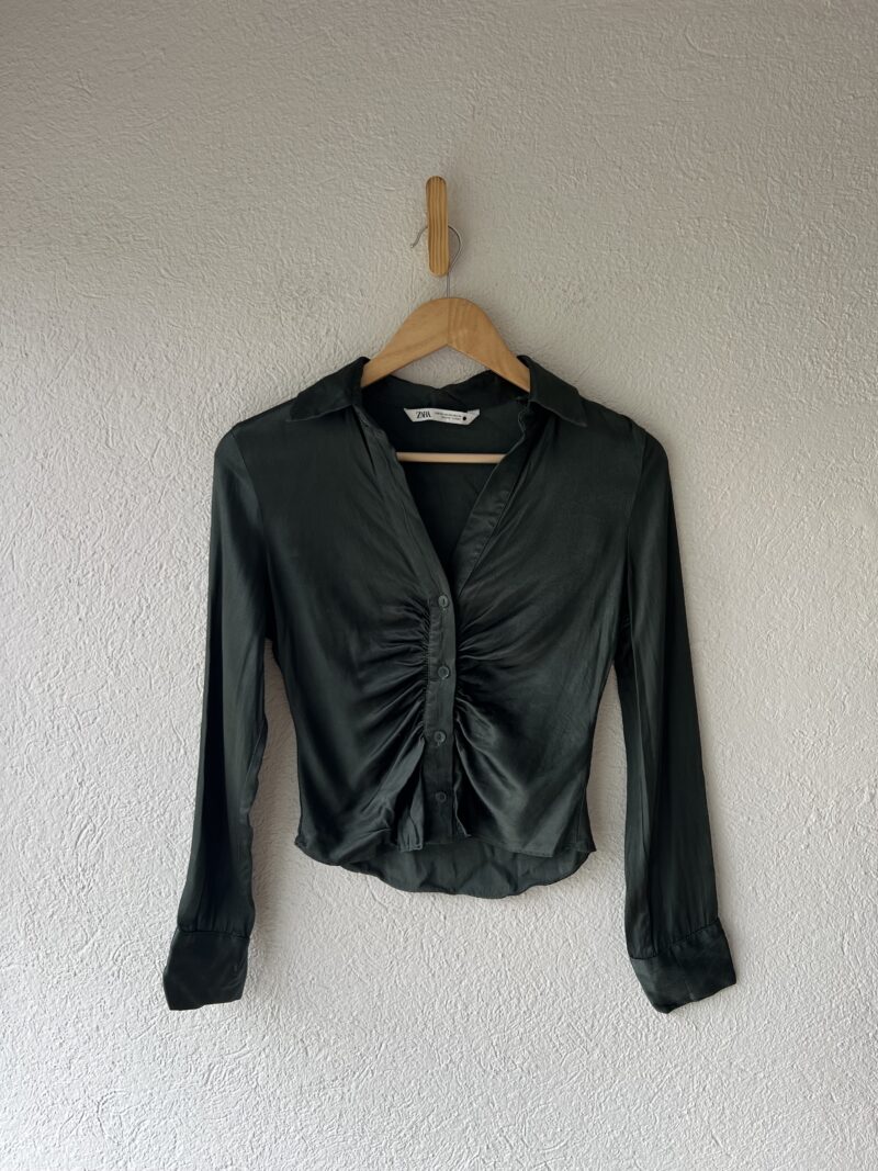 BLUSA BOTONES SATINADA