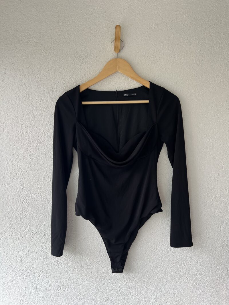 BODY ESCOTADO